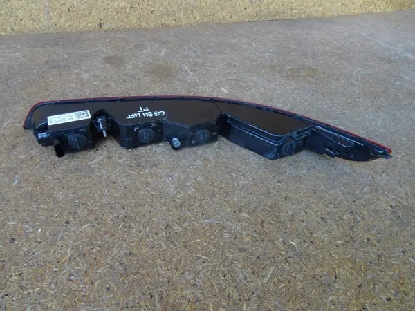 AUDI Q3 8U LIFT 15-18 Luz Trasera Derecha OEM 8U0945096B image 7