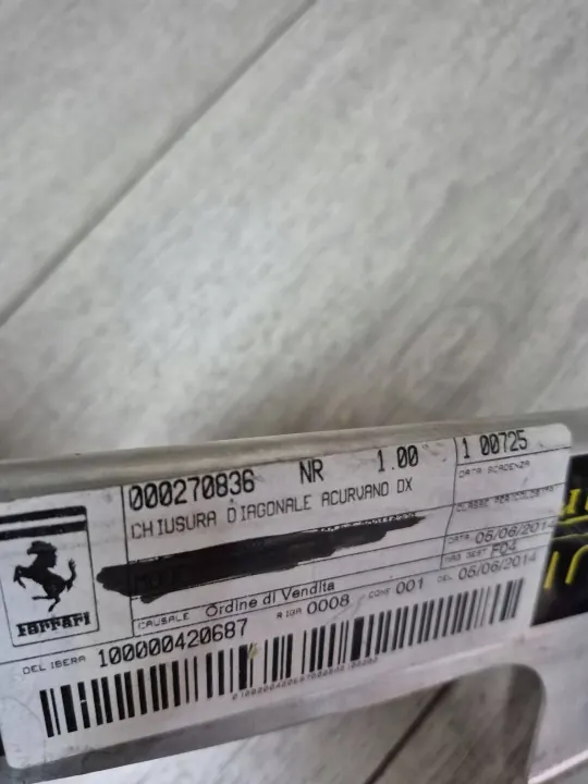 Ferrari 458 höger spegelmontering OEM 270836 image 4