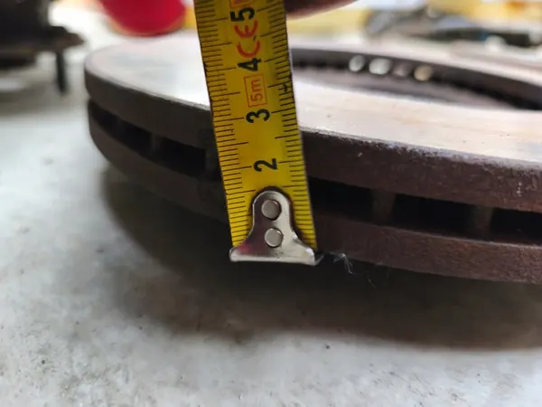 Discos e Pastilhas de Freio Dianteiros Toyota Auris I Lift 1.6 VVTI image 7