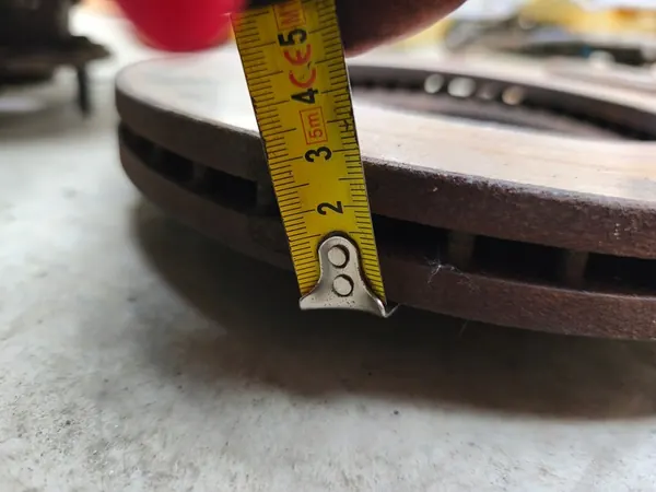 Discos e Pastilhas de Freio Dianteiros Toyota Auris I Lift 1.6 VVTI image 8