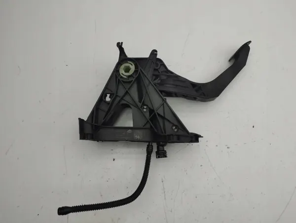 Skoda Octavia Mk4 Kopplingspedal OEM 5Q2721059 image 2