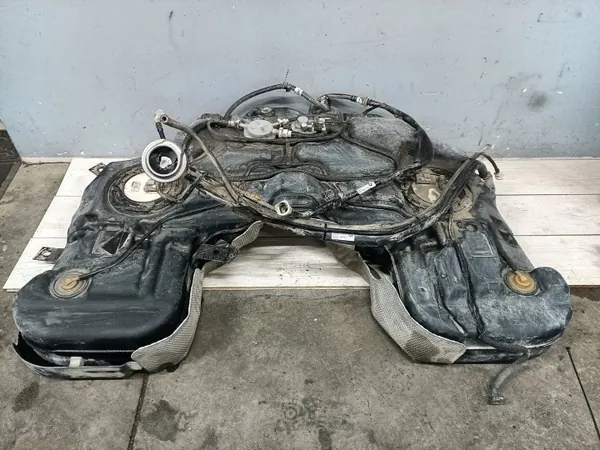Réservoir carburant Dodge Durango OEM 68248419AC - Complet image 2