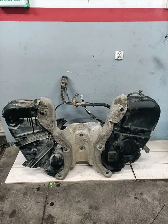 Réservoir carburant Dodge Durango OEM 68248419AC - Complet image 5