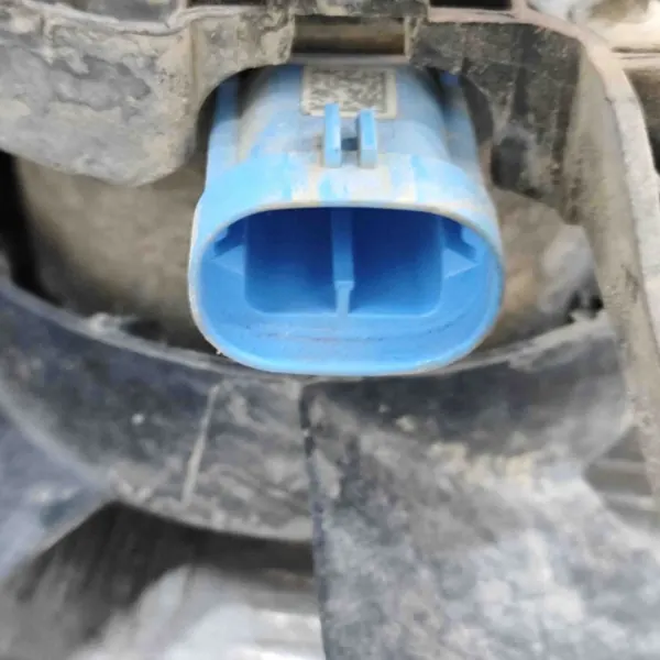 Etupuskuri Opel Vivaro Combi 1.6L 2016 OEM 93868357 image 7