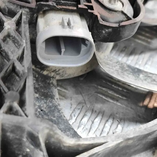 Etupuskuri Opel Vivaro Combi 1.6L 2016 OEM 93868357 image 8