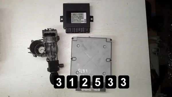Käytetty Ford Focus ECU OEM AM-312533 vuodelle 2001 image 2