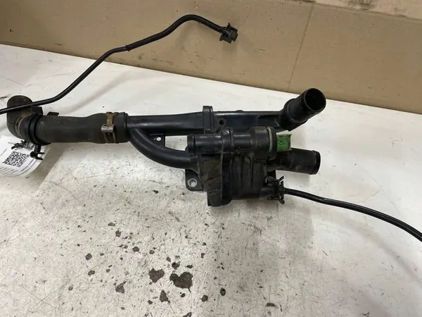 Carcasa de termostato PEUGEOT 308 1.6L Diesel 2008 OEM 9670253780 image 5