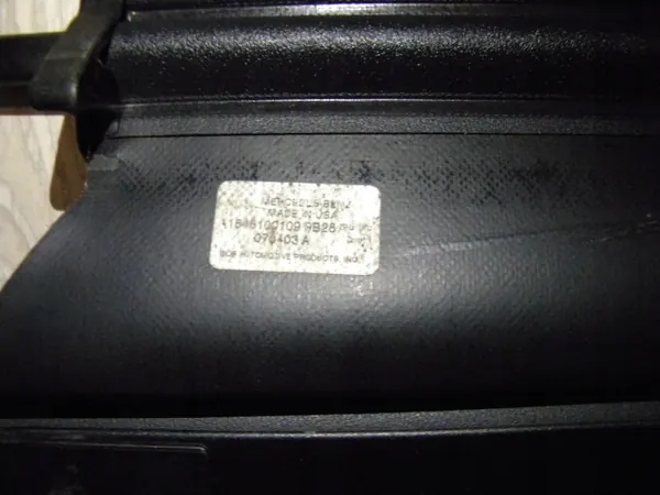 OEM A1648100109 Rouleau de coffre noir Mercedes ML image 9