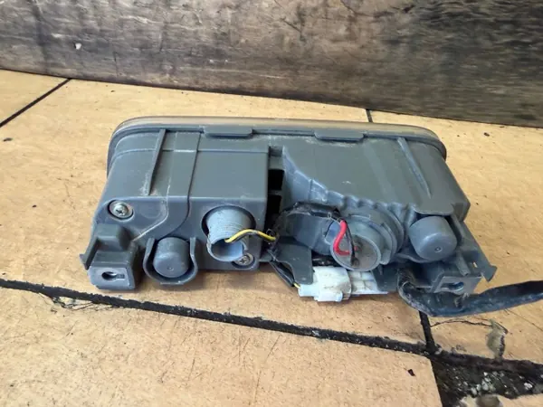 Suzuki Vitara III peruutus sumuvalo OEM CLF647 image 3