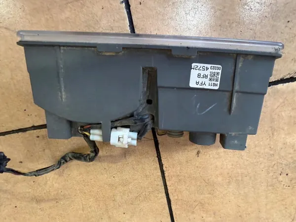 Suzuki Vitara III peruutus sumuvalo OEM CLF647 image 5