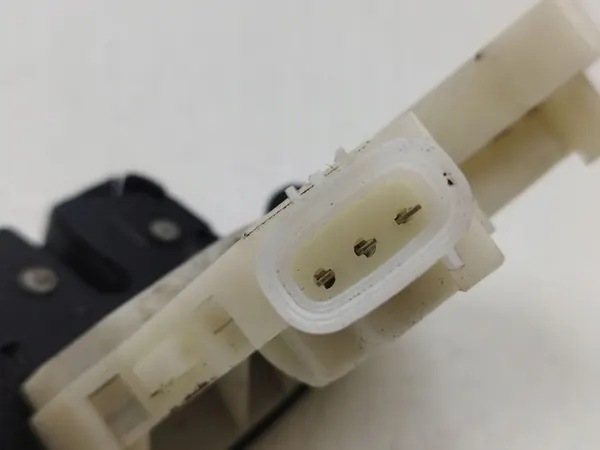 Verrou de hayon Toyota Verso-S 11Z14 image 4