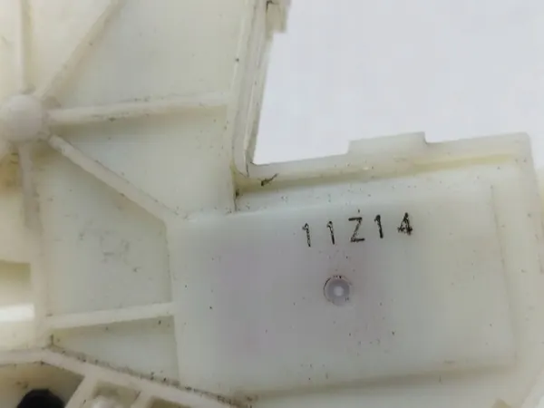 Verrou de hayon Toyota Verso-S 11Z14 image 5