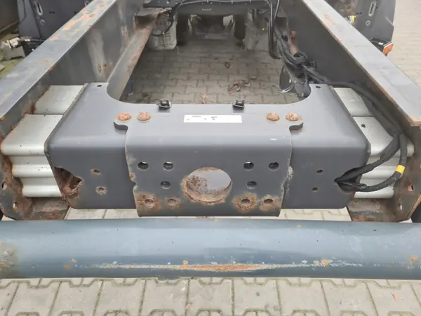 Anhängerkupplung Rahmenbefestigung OEM 21524799 21516799 image 2