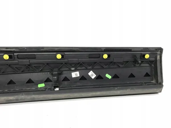 Audi Q8 Dörrlist Vänster Bak OEM 4M8853969 image 8