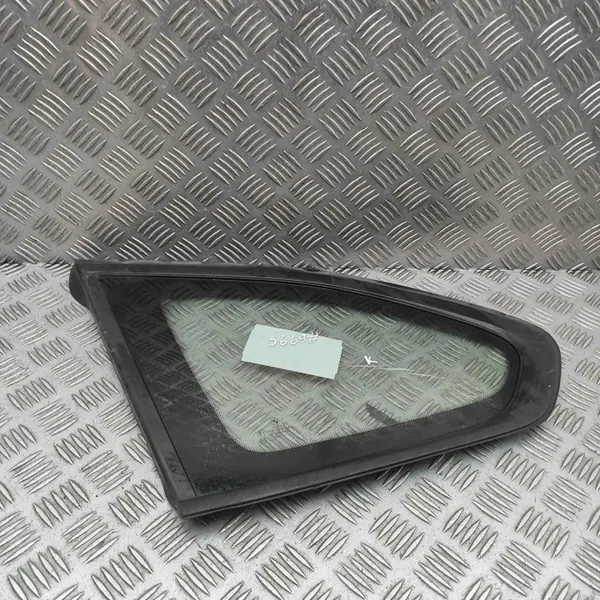 Vitre arrière gauche OEM 7349647 pour BMW X1 F48 image 2