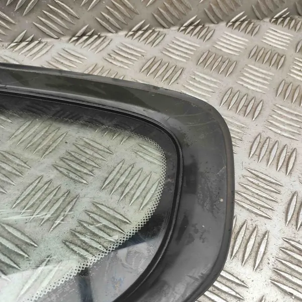 Vitre arrière gauche OEM 7349647 pour BMW X1 F48 image 4