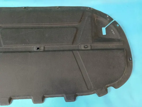 VW PASSAT B8 VARIANT 1.5 TSI 2024 Motorhaubenisolierung 3G0863831A image 6