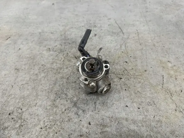 Pompe Haute Pression Carburant OEM 24465785 Opel Vectra C image 2