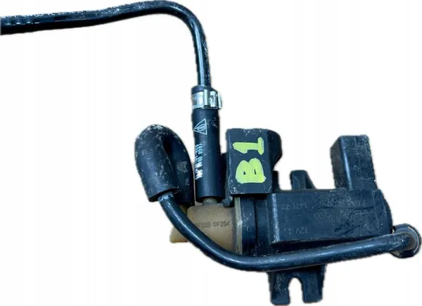 Porsche Macan S 2015 3.0 Vakuumschlauch Ventil 94660515500 image 2