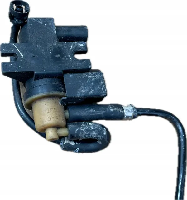 Porsche Macan S 2015 3.0 Vakuumschlauch Ventil 94660515500 image 3