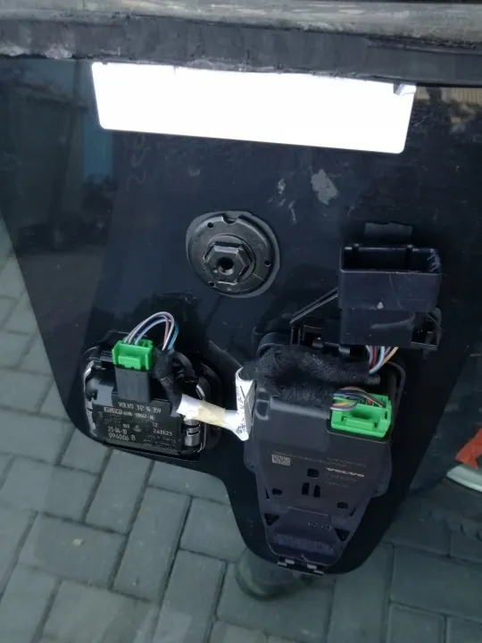 VOLVO XC60 I framruta OEM - 2008-2016 image 3