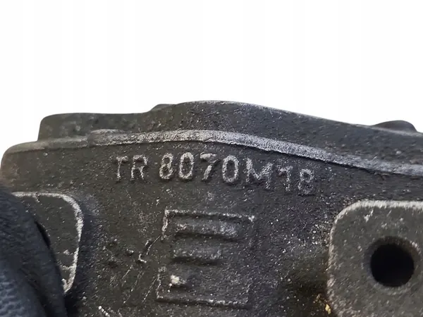 Support moteur VOLVO V70 III 2.4L diesel TR8070M18 image 4