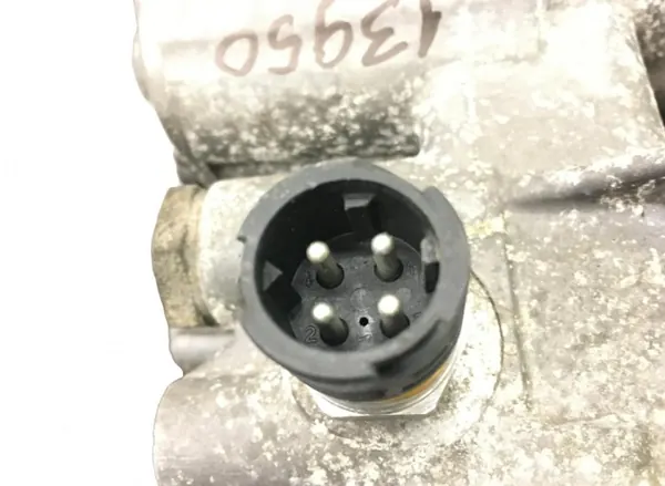 Ölfilterhalter Volvo OEM 21373261 - Gebraucht image 5