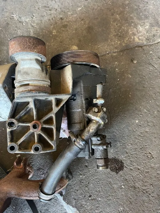 Pompe de direction assistée Mercedes-Benz OE A0012369905 image 2