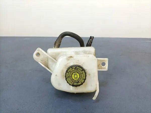 Toyota Bremsflüssigkeitsbehälter - Gebrauchtes OE-Teil image 2