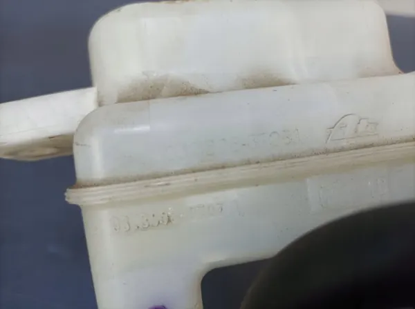 Toyota Bremsflüssigkeitsbehälter - Gebrauchtes OE-Teil image 4