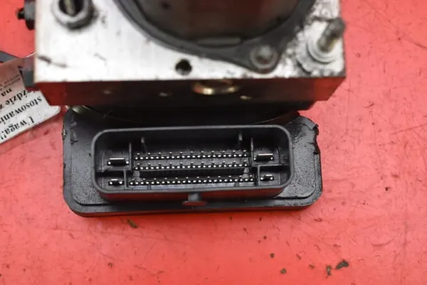 Pompe ABS OEM A0094315212 pour Mercedes CLA 250 image 8