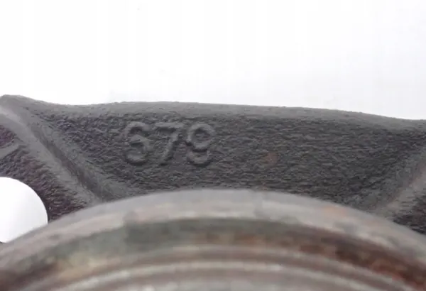 OEM 8W0407679K Etupyörän navan tappi Audi A5 S5 image 8