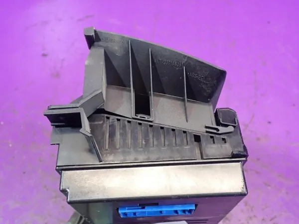 Opel Astra H radionäyttö OEM 13178570 - Käytetty image 5