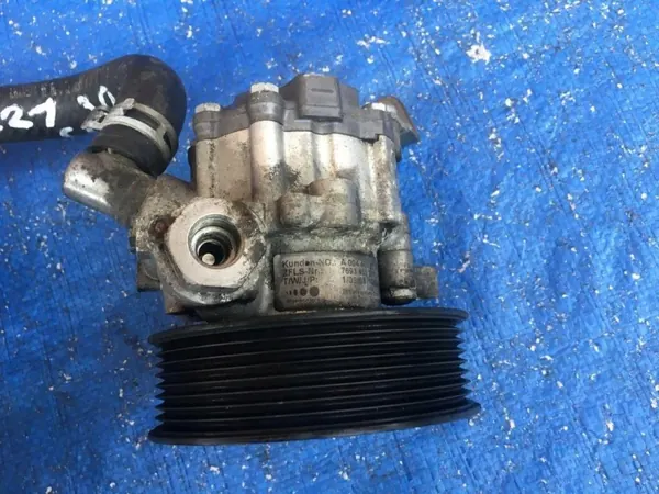 Pompe de direction Mercedes W221 S-Class OEM A0044668901 image 6