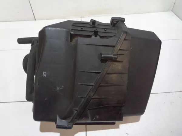 Ilmansuodattimen Kotelo A8 D3 Q7 4.2TDI image 8