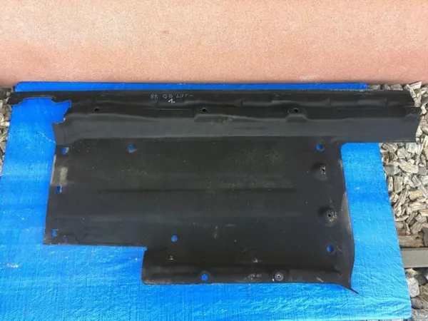 Audi Q5 8R Bouclier Sous-Caisse Droit OEM 310126173915 image 2