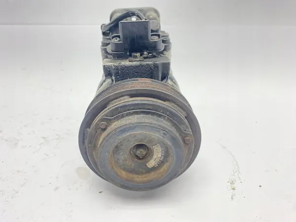 Ilmastointikompressori Mercedes W124 W126 W107 300 image 3