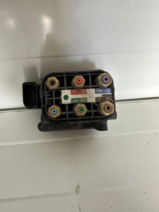 Soupape Suspension Audi A8 D4 OEM 4H0616013B - Occasion image 2