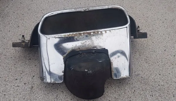 Ponta de escape esquerda Dodge Challenger 2015-2017 OEM CHALLGBFFSNR7 image 3