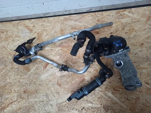 Vattenpump Termostat Slangar Audi RS6 RS7 079121013 image 3