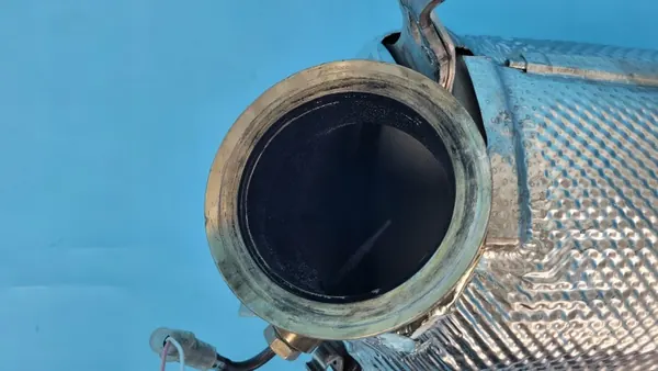 Catalyseur DPF Mercedes W206 C200 OEM A6541402003 image 9