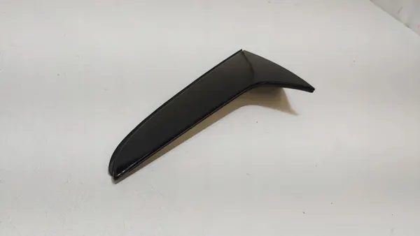 VW Passat B9 Spoiler OEM 3J0827939A Vasen Taka image 3