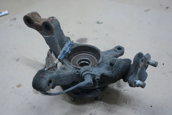 OEM RAV4 II PIASTA LEWY PRZÓD 2 2,0 D4D Cubo Dianteiro Esquerdo image 6