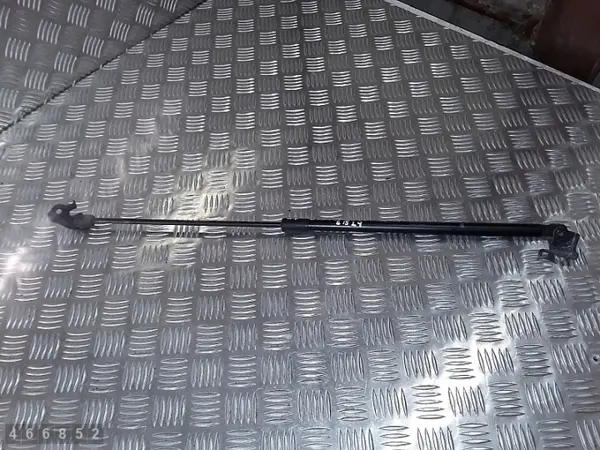 Soporte de capó Lexus ES300h OEM 534400W430 - Usado image 2