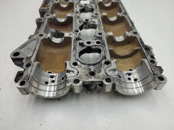 Couvercle de soupape VOLVO V40 II 2.0 B 245 31316034 image 7