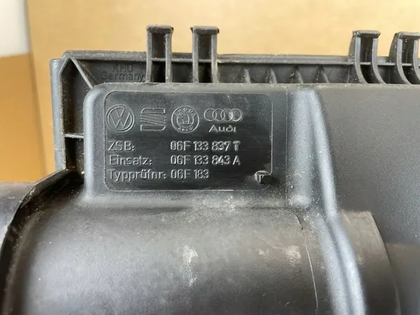 Moottorin kansi Audi A3 8P TT 8J 2.0 TFSI image 8