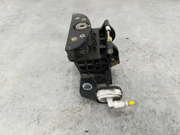 Mercedes kofferbakhendel OEM A1687400793 - Gebruikt image 3