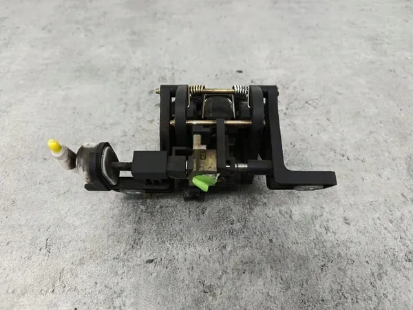 Mercedes kofferbakhendel OEM A1687400793 - Gebruikt image 6