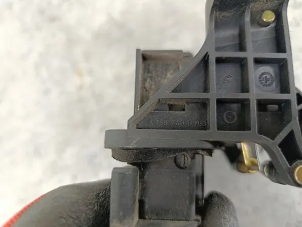Mercedes kofferbakhendel OEM A1687400793 - Gebruikt image 7