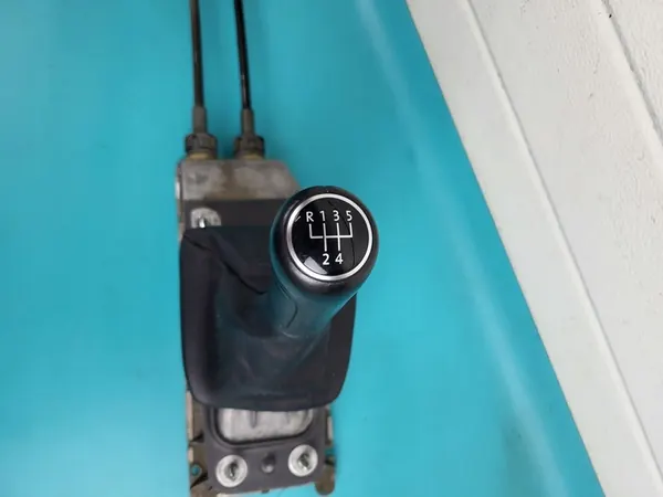 SEAT IBIZA 6J 1.6 TDI Vaihteenvalitsimen Liitos image 4